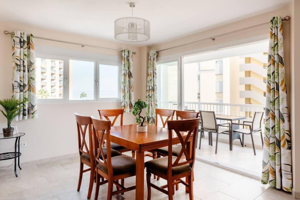 Amplio Con Vistas Al Mar Y Piscina En Benalmadena Apartman Kültér fotó