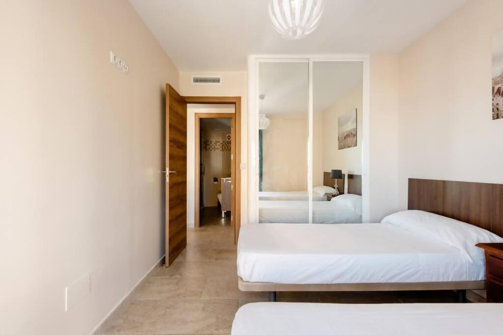 Amplio Con Vistas Al Mar Y Piscina En Benalmadena Apartman Kültér fotó