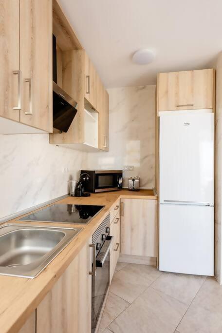 Amplio Con Vistas Al Mar Y Piscina En Benalmadena Apartman Kültér fotó