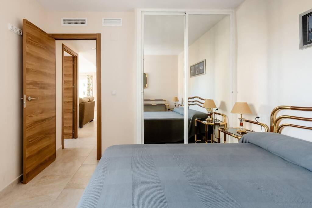 Amplio Con Vistas Al Mar Y Piscina En Benalmadena Apartman Kültér fotó