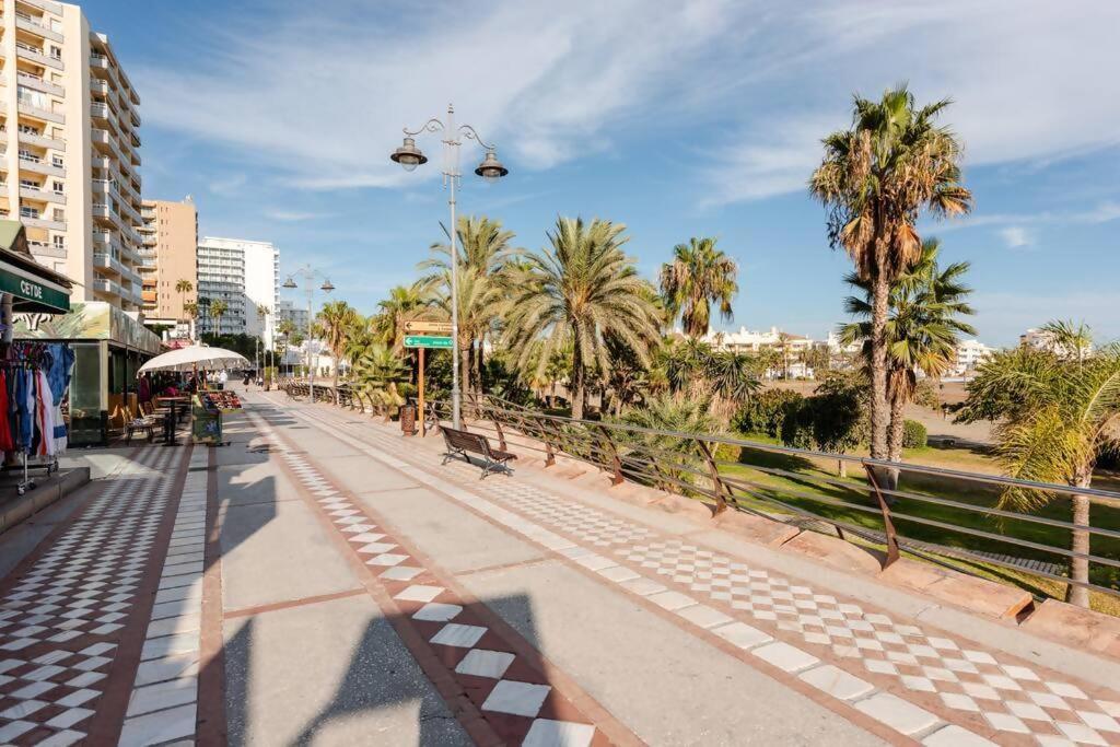 Amplio Con Vistas Al Mar Y Piscina En Benalmadena Apartman Kültér fotó